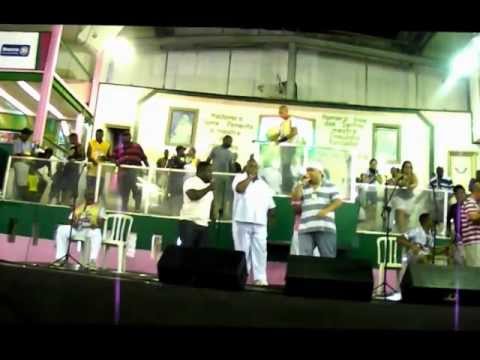 samba 32 G concorrente  Mangueira 2013