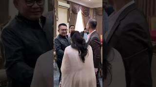 Download lagu When Papa Raffi proudly introduces his wife to his government colleagues mp3 Download lagu When Papa Raffi proudly introduces his wife to his government colleagues mp3