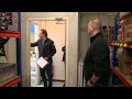 Toezichthouder maakt rondje langs vuurwerkverkooppunten
