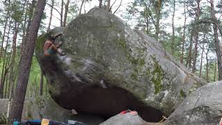 Video thumbnail of El Poussah, 7a. Fontainebleau