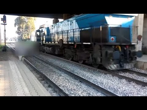 SNTF: passage d'une locomotive avec klaxson!