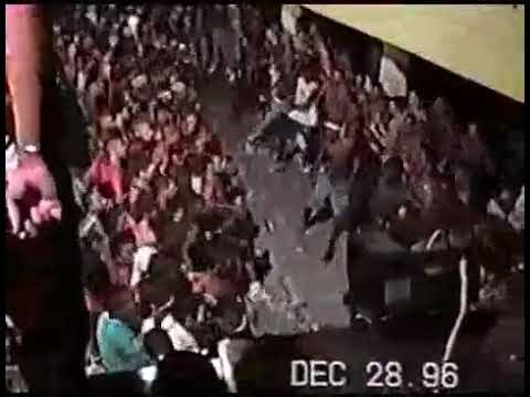 Baile funk de corredor