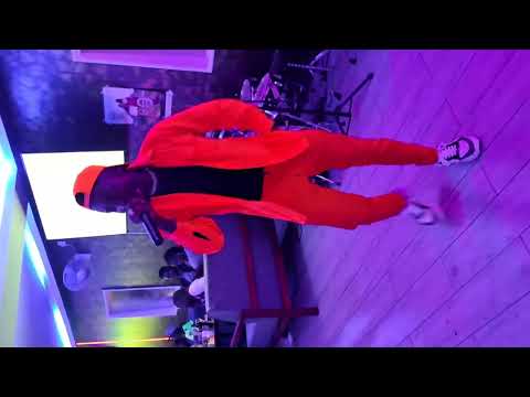 Nesi romantic full performance @2Gz lounge usiku wa Saturday