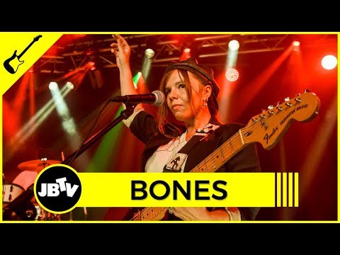 
    Bones (UK) - Girls Can't Play Guitar | Live @ JBTV video actuacion en vivo cancion 2017
  