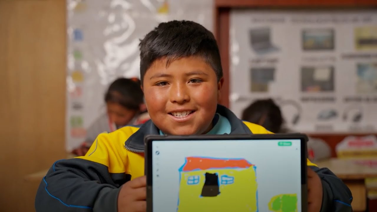 Futuros Brillantes: Un modelo de escuela sostenible en las fronteras del Perú