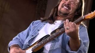 Travis Tritt - T-R-O-U-B-L-E (Live at Farm Aid 2000)