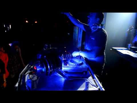 Dj Daniel Desnoyer live in Moncton, New-Brunswick