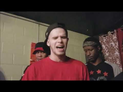 Rainee the Rebel vs Wyte Mic