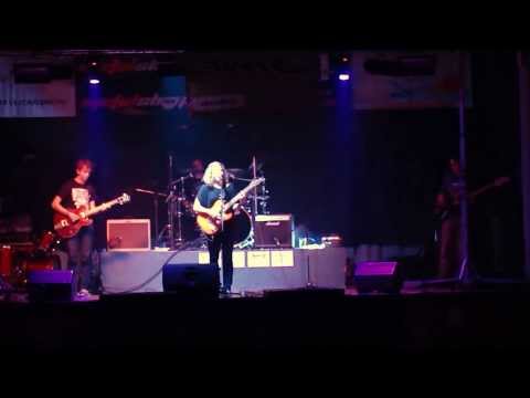 Stoned Well - STONED WELL - Silly Show
