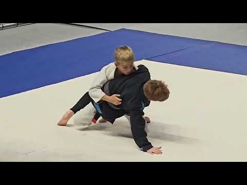 BJJ Kids Gi | 12-10-2024 | Submission | Euan vs Liam | AJP TOUR EUROPE CONTINENTAL JIU-JITSU - YOUTH