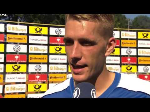 DFB Pokal: Petersen schießt Freiburg eine Runde weiter | Sportschau