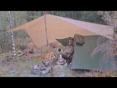 , title : 'CAMPING in RAIN with BUSHCRAFT'