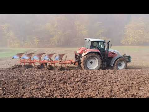 Pflügen 2020 mit Steyr CVT 6195 und Kuhn Vari Master 153