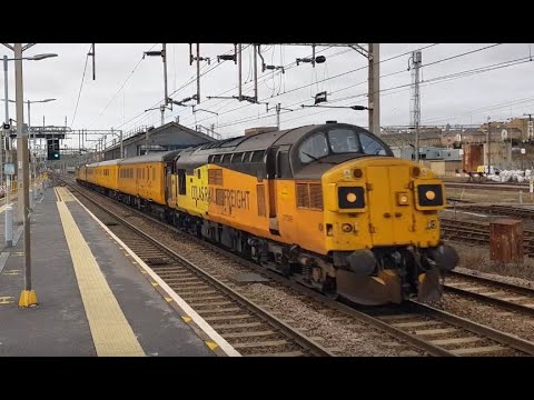 Close but perfectly timed in the end! PLPR 37099 + 37175 hammer past Colchester + Freightliner 66501