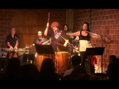 MARIAN FARIAS GOMEZ Y MAVI DIAZ - Chacarera Del Rancho - HD - Mar Del Plata 07-02-2013