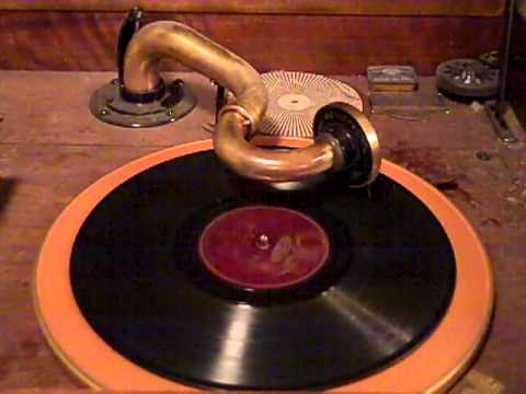 HARRY RESER JAZZ PILOTS TOM STACKS - OH BABY, DON'T WE GET ALONG - ROARING 20'S VICTROLA
