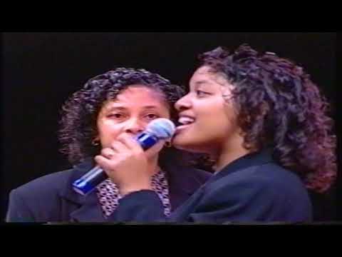 20-2001-09-11 NQC Tuesday - Reggie Saddler Family - 5 Songs (I've Got Me A Home)