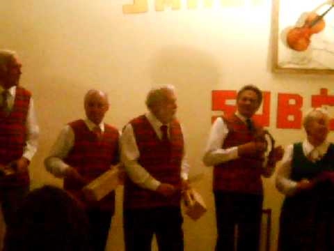 Grigiškių kapela "Polkų subėgoje" Kirtimuose