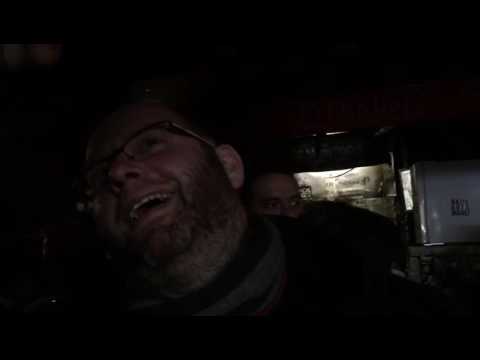 Frühstückspause Punkrock-Altersheim Bierkasten-Schlagzeug