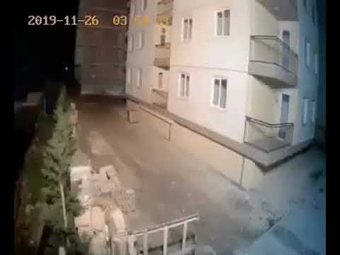 Termeti i fuqishëm, pamje të frikshme si dridhet pallati në Shengjin