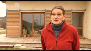 preview picture of video 'Maison bioclimatique dans les Alpes de Haute-Provence'