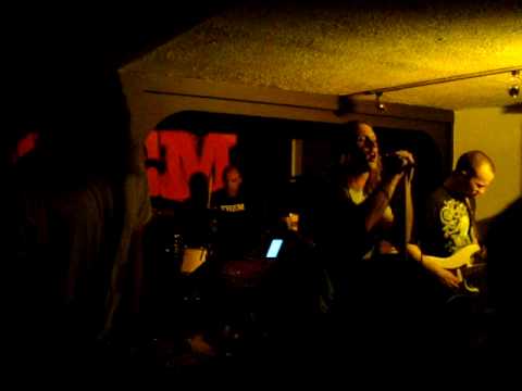 Videoclip de I'm Sick of You (Live in Bristol, England, 11th June 1987) — Marilyn Manson