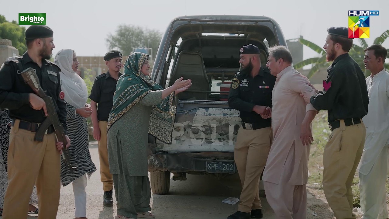 Tumhare Shohar Ne Hi Apni Beti Ka Qatal Karwaya Hai..! #kinzahashmi - Leader - HUM TV