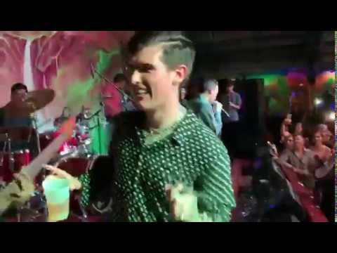 Adriel Favela feat. Javier Rosas- La Escuela No Me Gustó- Porterville, California