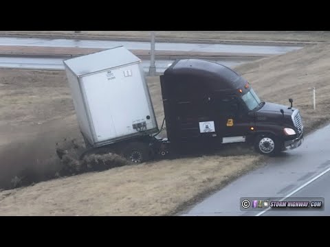 Semi jackknife caught on camera & icy bridge slides on I-135 north of Wichita