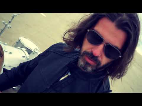 DIVÁ BÁRA - Divá Bára - Letíme pryč (oficiální videoklip)