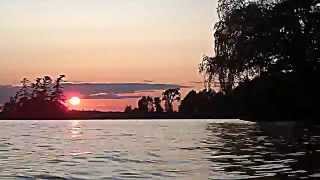 preview picture of video 'Cameron Lake Sunset (Sleep inducing calm)'