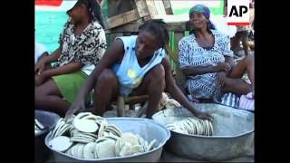 Mud cakes become daily staple in poor areas