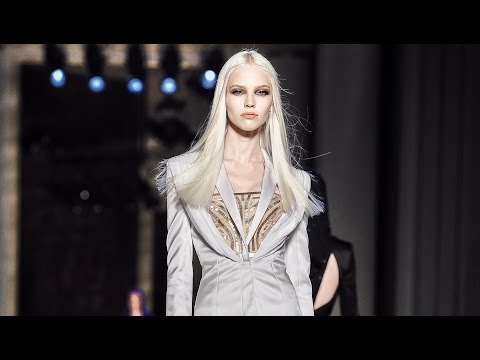 Sasha Luss｜RUNWAY COLLECTION