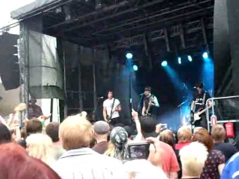 Radioaktiva Räker - Bakom Spegeln (Peace & Love 2011)