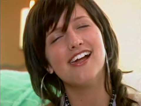 The Ashlee Simpson Show - S01E06 "Ashlee Performs Live"