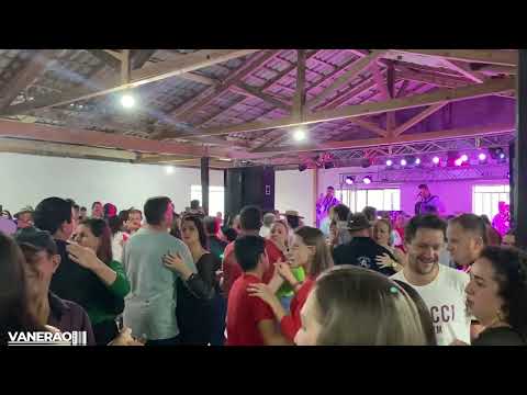 Bugio, vaneira, e forró, nesse baile todo mundo dança! Grupo Vanerão