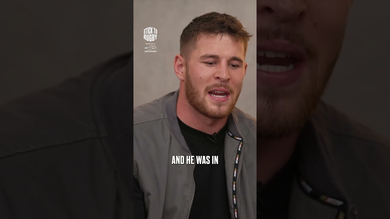 Which players put their arm around Freddie Steward in the England camp? 🤝