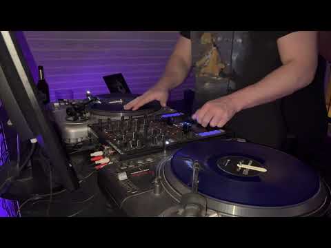 DJ Supervillain „DJ Tommy Z“ Routine
