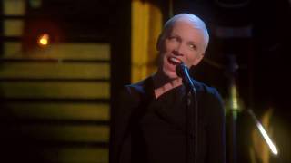 Annie Lennox  - I Can Dream, Can&#39;t I? (Live)