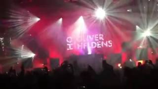 Oliver Heldens is giving you the answer with his insane edit of this HI-LO track!