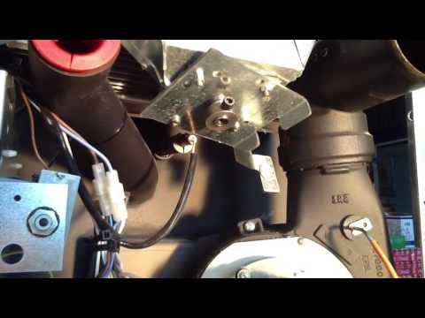 Wie wechsle ich die Zündkerze in meinem Pelletofen aus?