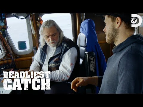 ワイルドビルのデッキハンドが手を潰してしまう｜Deadliest Catch (Wild Bill's Deckhand Crushes His Hand | Deadliest Catch)