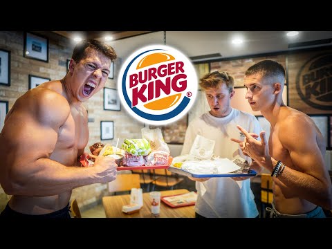 Wer schafft mehr Burger King in 15 Minuten? Bodybuilder 💪 VS Fußballer⚽