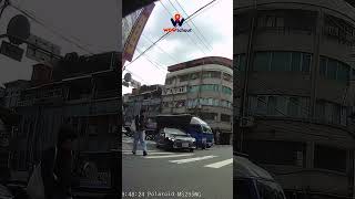 【車禍影片】停讓行人被擦撞（2025.10.31 新北市三重區龍門與仁愛街口