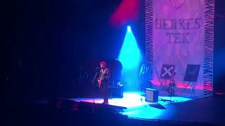 Tolga Akdoğan (Adamlar) - Utanmazsan Unutmam (Harbiye Açık Hava - Herkes Tek - 16.04.2023)