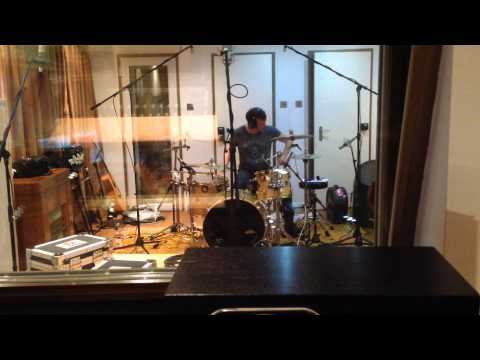 Iguana Lovers - Loz Colbert session drumming with Mark Gardener