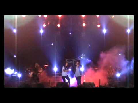 Kotak feat Sari Nymphea - Pelan pelan saja live at SMAN 1 Tabanan