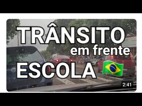 Trânsito em frente escola em Paranaiguara Goiás 