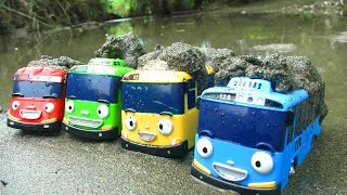 Tayo the Little Bus☆ River rescue story & construction site play