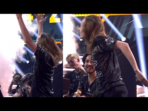 Quinn couldn't contain his excitement & did the 23savage move